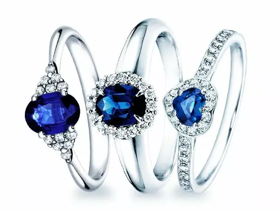 Compre anillo de compromiso con zafiro y diamantes