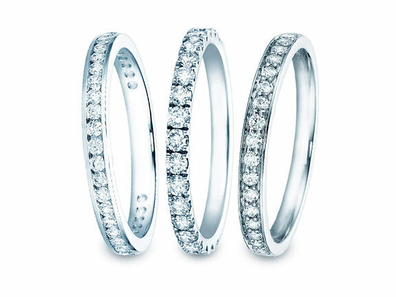 Anillos Alliance y Eternity con diamantes para su compromiso