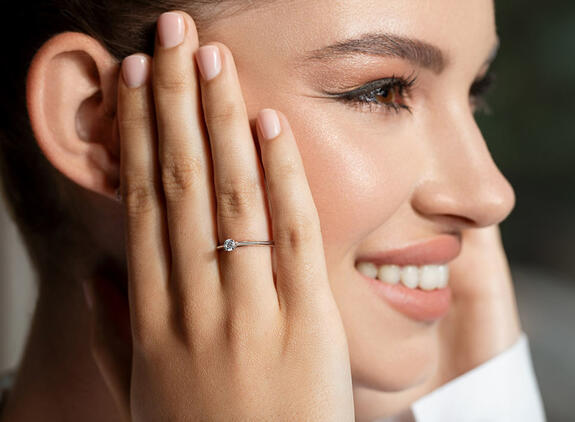 Anillos de compromiso discretos top