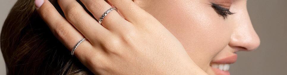 Anillos sin piedra preciosa para hombres y mujeres