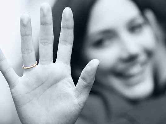 ¿Cuánto debería costar un anillo de compromiso?