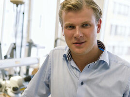 La idea de la fundación: Alexander Scholl, anillosdecompromiso.es