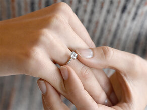 Anillo de compromiso Classic 4 en platino 950/- con diamante de laboratorio 0,75ct E/VS