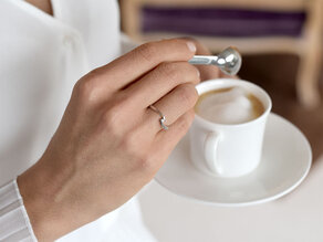 Anillo de compromiso Twist Petite en 14K oro amarillo con diamante 0,09ct G/SI