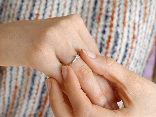 Anillo de compromiso Melody en 9K oro blanco con diamante 0,25ct