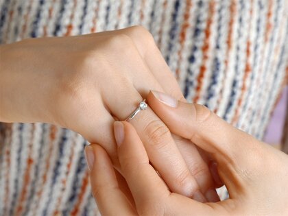 Anillo de compromiso Melody en 9K oro blanco con diamante 0,25ct H/SI