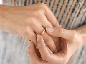 Anillo de compromiso 3 Stones en 18K oro rosa con diamantes 1,00ct G/SI