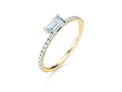 Anillo de compromiso Emerald-Cut en oro amarillo