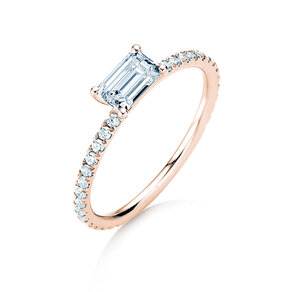 Anillo de compromiso Emerald-Cut en oro rosa