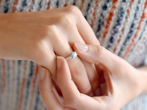 Anillo de compromiso Classic 6 en 18K oro blanco con diamante de laboratorio 1,00ct E/VS