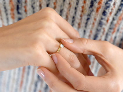 Anillo de compromiso Classic 6 en 18K oro amarillo con diamante de laboratorio 0,25ct E/VS