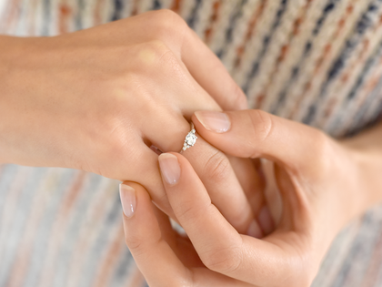 Anillo de compromiso Vivid Diamond diamante de laboratorio