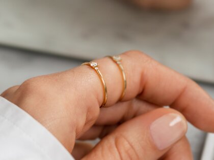 Anillo de compromiso Vivid Petite Diamond en 14K oro amarillo con diamantes 0,10ct G/SI