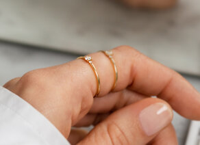 Anillo de compromiso Vivid Petite Diamond en 14K oro amarillo con diamantes 0,10ct G/SI