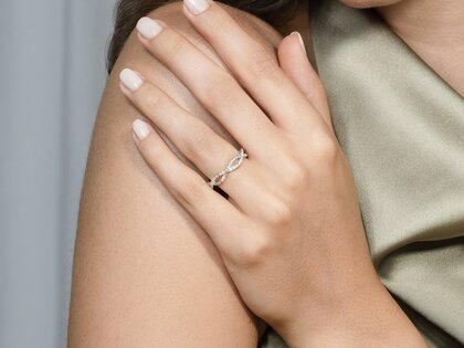 Anillo de compromiso Diamond Curve en 14K oro blanco con diamante 0,40ct G/SI