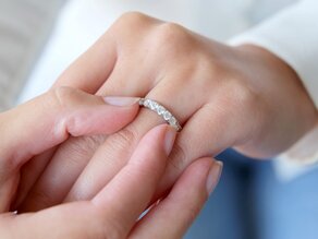 Anillo de compromiso Dusk en 14K oro blanco con diamantes de laboratorio 1,40ct E/VS