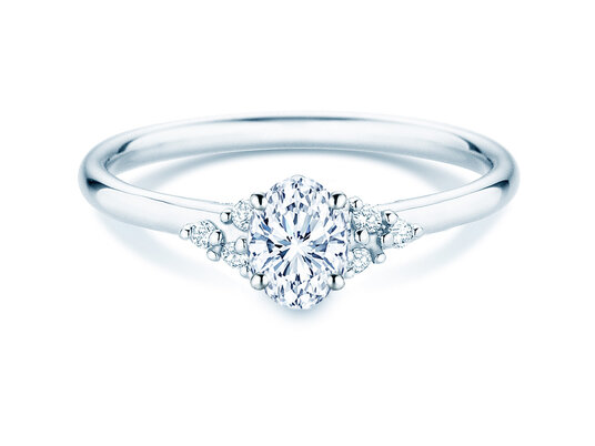 Anillo de compromiso Blossom Oval en 9K oro blanco con diamantes naturales 0,58ct