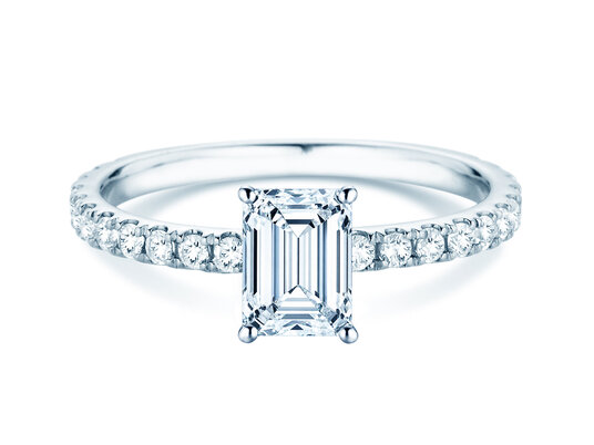 Anillo de compromiso Classic 4 Emerald Pavé en 9K oro blanco con diamantes naturales 0,87ct