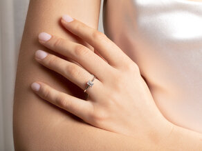 Anillo de compromiso Emerald Cross en 18K oro blanco con diamante 1,00ct G/VS