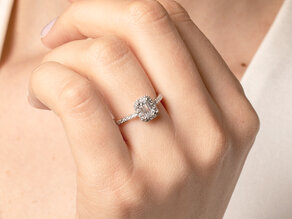 Anillo de compromiso Emerald Halo Pavé en 14K oro blanco con diamantes 1,08ct G/VS