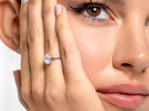 Anillo de compromiso Oval Cut en 9K oro amarillo con diamante de laboratorio 1,50ct E/VS