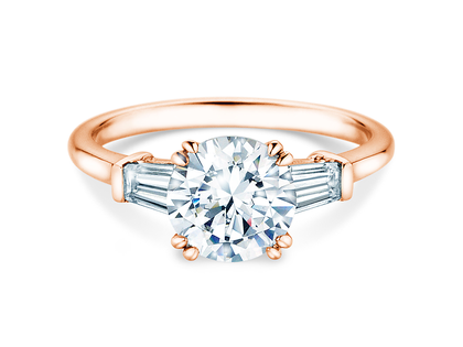 Anillo de compromiso Round Brilliant Tapered Baguette  en oro rosa
