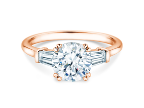 Anillo de compromiso Round Brilliant Tapered Baguette  en oro rosa