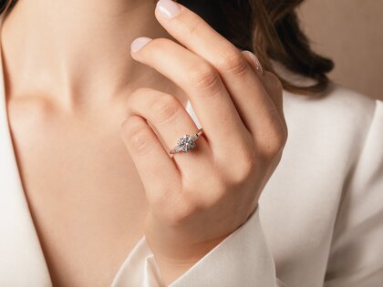 Anillo de compromiso Brilliant Tapered Baguette  en 14K oro blanco con diamantes 0,41ct G/SI