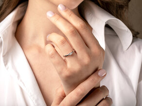 Anillo de compromiso Vivid Petite Cushion Cut en platino