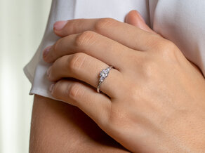Anillo de compromiso Vivid Petite Diamond en 18K oro rosa con diamantes 0,60ct G/SI
