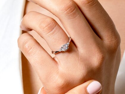 Anillo de compromiso Vivid Diamond en 18K oro blanco con diamantes 0,59ct G/SI