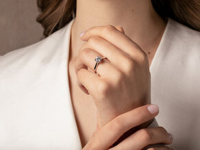 Anillo de compromiso Classic 6 Hidden Halo en 14K oro amarillo con diamantes 1,08ct G/SI