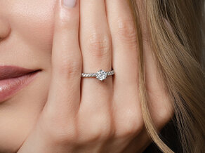 Anillo de compromiso Classic Pavé en oro blanco