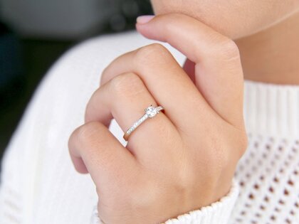 Anillo de compromiso Modern Pavé en 14K oro blanco con diamantes 0,35ct G/SI