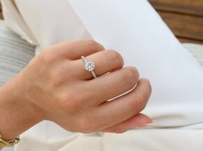 Anillo de compromiso Royal Pavé en 9K oro blanco con diamantes naturales 1,22ct G/SI