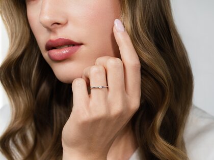 Anillo de compromiso Classic 4 en 14K oro blanco con diamante 0,05ct H/SI