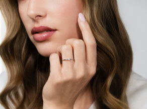 Anillo de compromiso Classic 4 en 14K oro blanco con diamante 0,05ct H/SI
