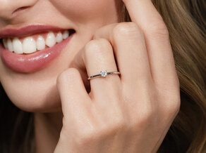 Anillo de compromiso Classic 4 en 9K oro amarillo con diamante 0,20ct H/SI