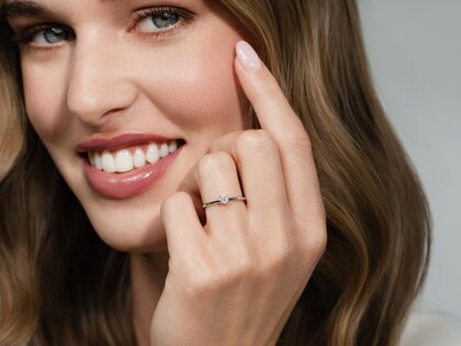 Anillo de compromiso Classic 4 en 9K oro amarillo con diamante 0,20ct H/SI
