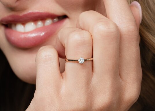 Anillo de compromiso Classic 4 en oro rosa