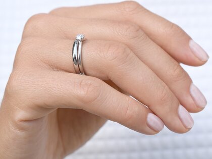Anillo de compromiso Classic 4 en 9K oro blanco con diamante 0,30ct H/SI