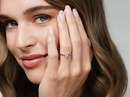 Anillo de compromiso Classic 4 en 14K oro blanco con diamante 0,40ct H/SI