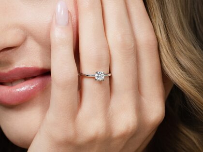 Anillo de compromiso Classic 4 en 18K oro amarillo con diamante 0,60ct H/SI