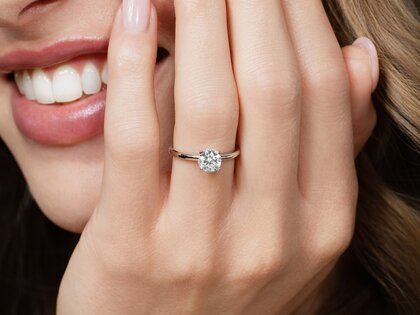 Anillo de compromiso Classic 4 en 14K oro amarillo con diamante 1,00ct G/SI