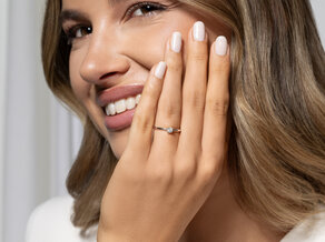 Anillo de compromiso Classic 4 en plata 925/- con diamante 0,15ct H/SI