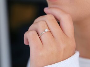 Anillo de compromiso Classic 4 en 9K oro blanco con diamante 0,25ct H/SI