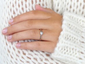 Anillo de compromiso Classic 4 en 14K oro blanco con diamante 0,40ct H/SI