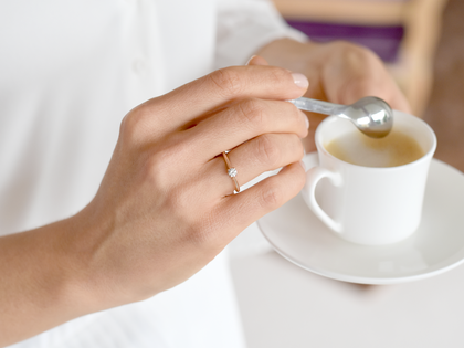 Anillo de compromiso Classic 4 en 14K oro rosa con diamante de laboratorio 0,25ct E/VS