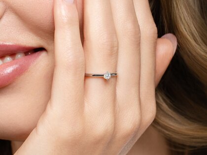 Anillo de compromiso Classic 6 en 18K oro amarillo con diamante 0,10ct H/SI