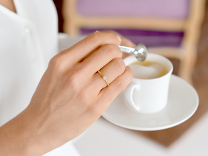 Anillo de compromiso Classic 6 en 9K oro amarillo con diamante de laboratorio 0,15ct E/VS